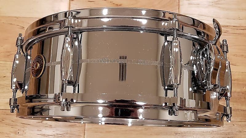 Gretsch G4160 USA Custom 5x14" Chrome over Brass Snare Drum