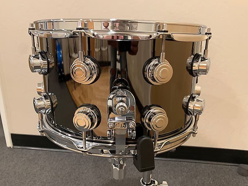 Caisse claire DW 8x14" Collector's Series en nickel noir sur laiton avec matériel chromé